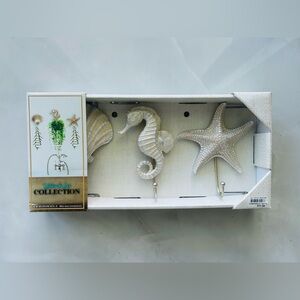 Coastal Wall Decor with Seahorse, Shell, and Starfish Hooks